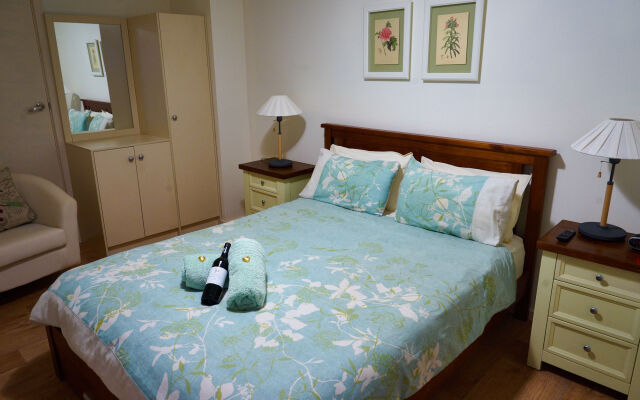 Underground Bed and Breakfast