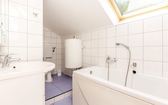 Amazing Home in Dramalj With Wifi and 3 Bedrooms