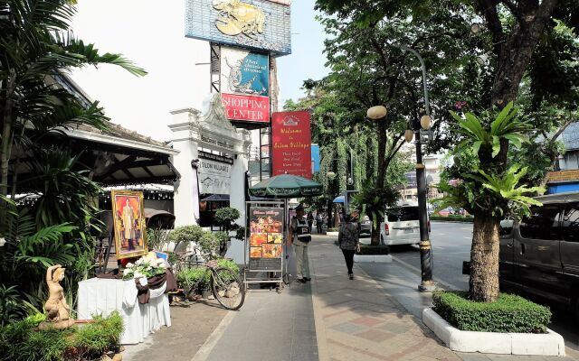 Silom Village Inn