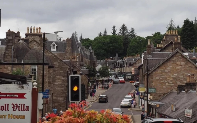 Pitlochry Stay-sleeps 3-central & Connected