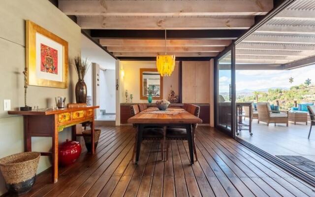 Casa Azul Lakeview Terrace Retreat in Avándaro