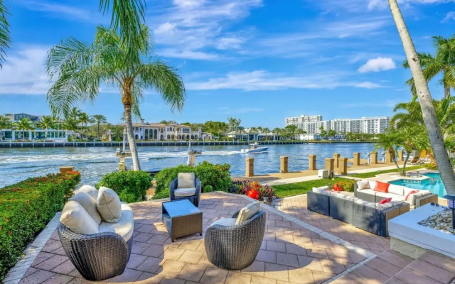 Serenity Villa Water Front