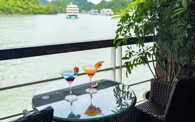 Rosa Cruise Halong
