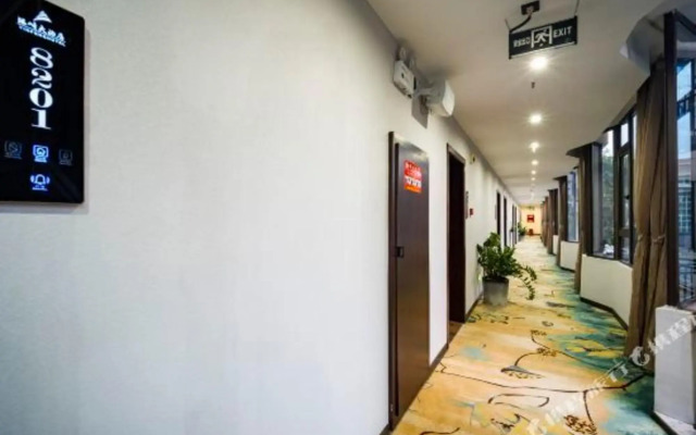 Xingwen Yinfeng Hotel