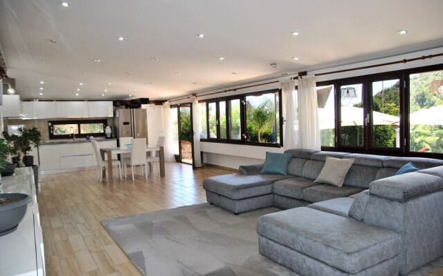 Villa Giselda With Private Pool and Outdoor Whirpool