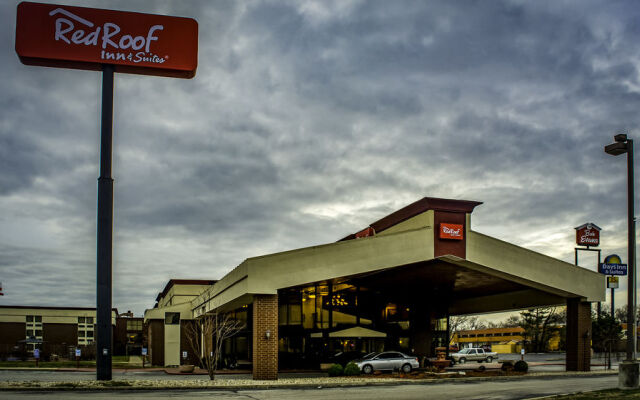 Red Roof Inn & Suites Terre Haute