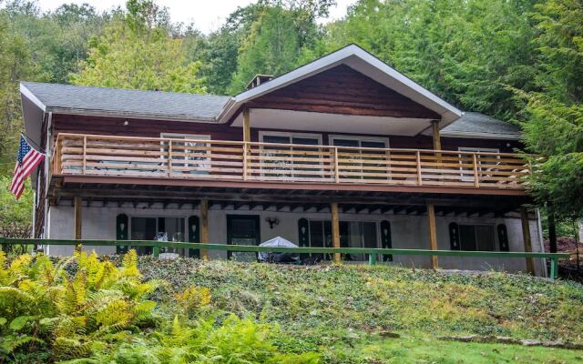 Lake Love 4 Bedroom House