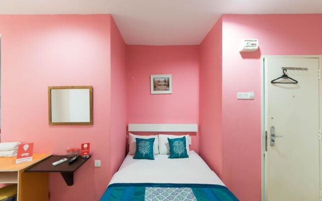 OYO 162 FB Hotel