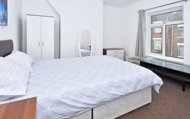 Townhouse @ 66 Rose Street Stoke