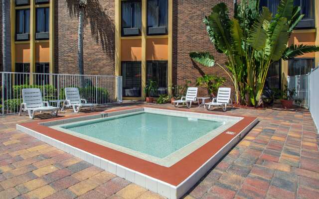 Comfort Inn & Suites Kissimmee by the Parks