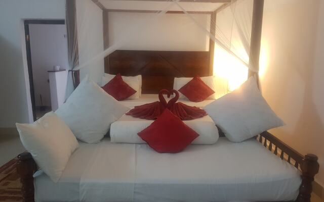 Room in Guest Room - Romantic Room With Access to Beach Ideal for 2 Guests, in Kigomani, Zanzibar