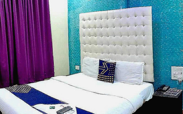 OYO 80898 The Om Sai Residency