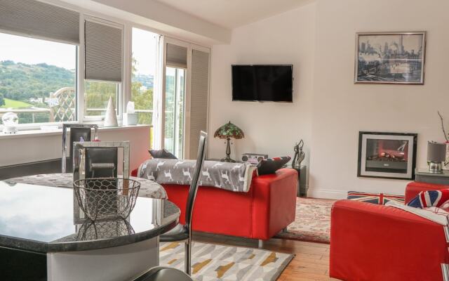 Masson View Apartment