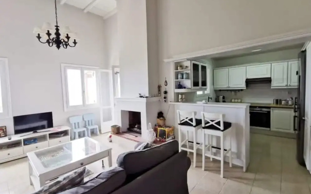 Anissaras Luxury Villa