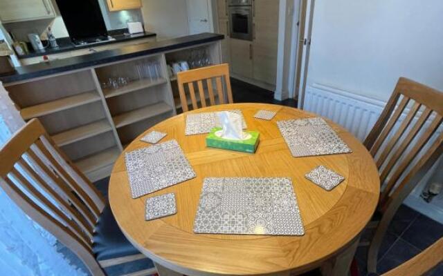 Holiday Home In Cardiff. Sleeps 6