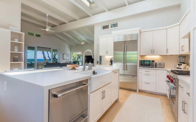 Camp Alealea 1 3 Bedroom Home by RedAwning