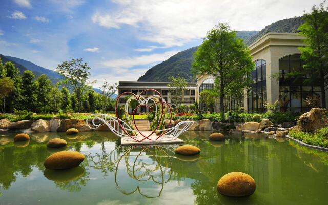Tai Yi Red Maple Resort