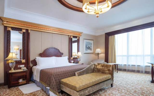 Regal Palace Hotel