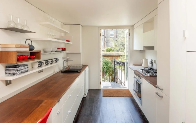 Entire Family Home In London