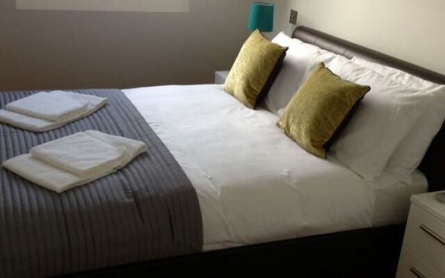 MAX Serviced Apartments Commercial Road