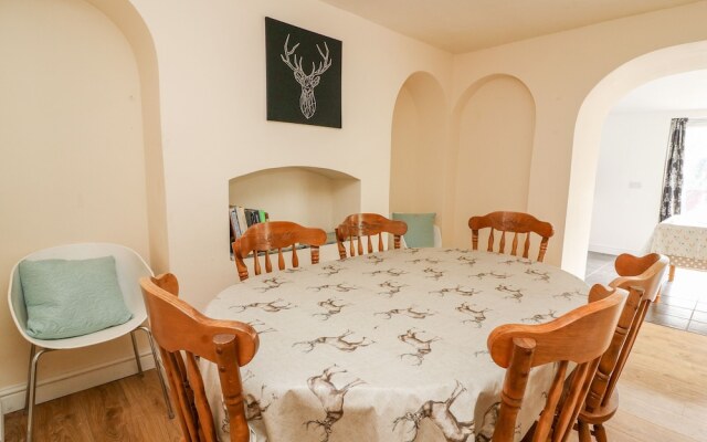 Ynys Cottage