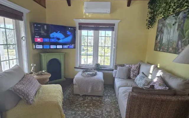 4 Bedroom Studio Luxury Suite