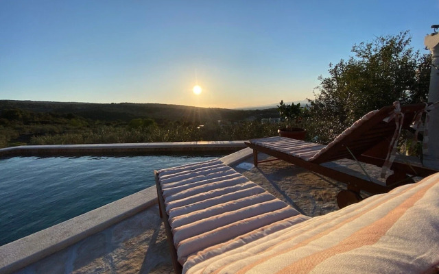 Villa Roza - One Bedroom With Swimming Pool