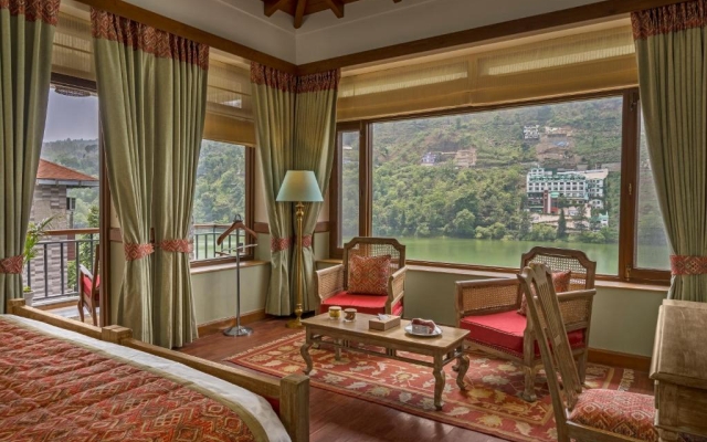 The Fishermen's Lodge - A Lake Facing Hotel (20 KMS From Nainital)