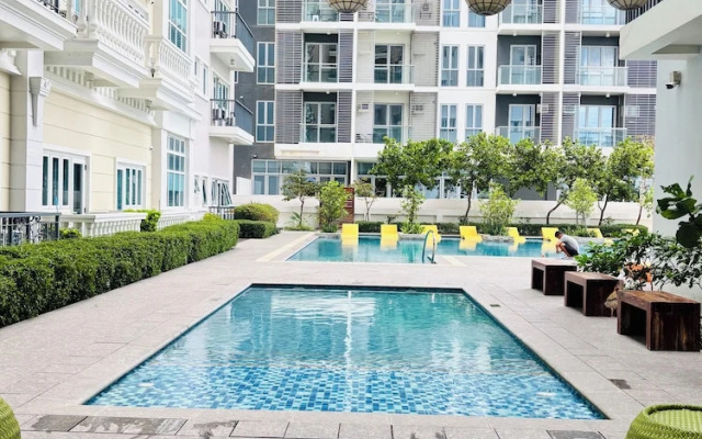 Room-spectacular Escape to Relax and Unw