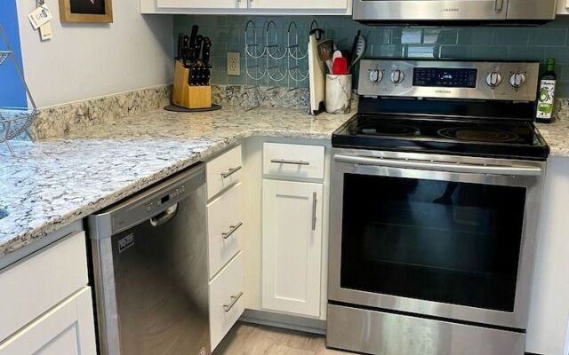 Lakeview Landing Pristine 3BR Condo