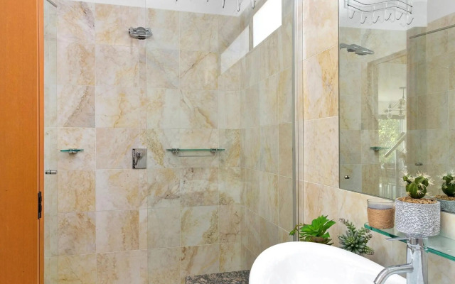 Luxury Living with Private Access to Orion Beach