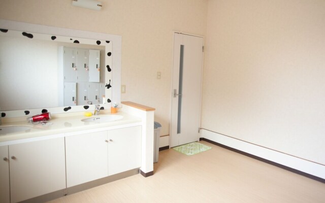 Ishigakijima Sunflower House - Hostel