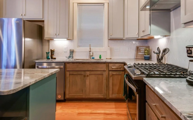 Booking Fast 12 Beds-large Yard