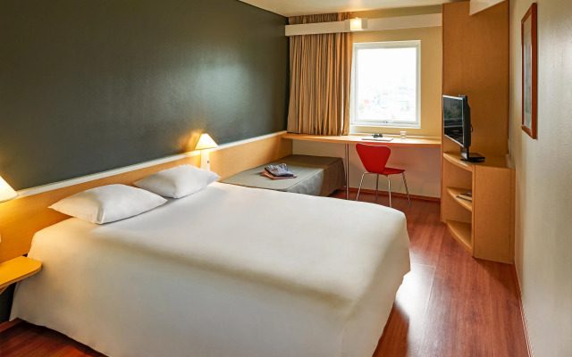 ibis Monterrey Valle