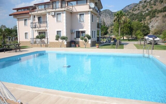 Oasis Apart Hotel