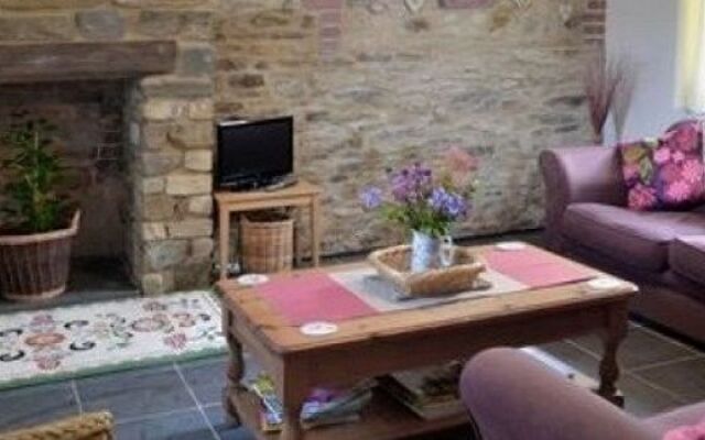 Bronhaul Farm Cottages