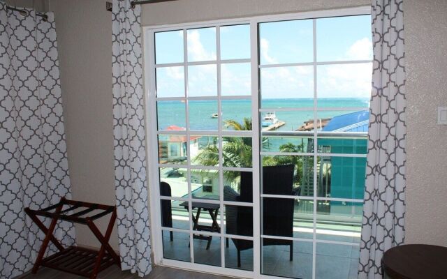 Barefoot Caye Caulker Hotel