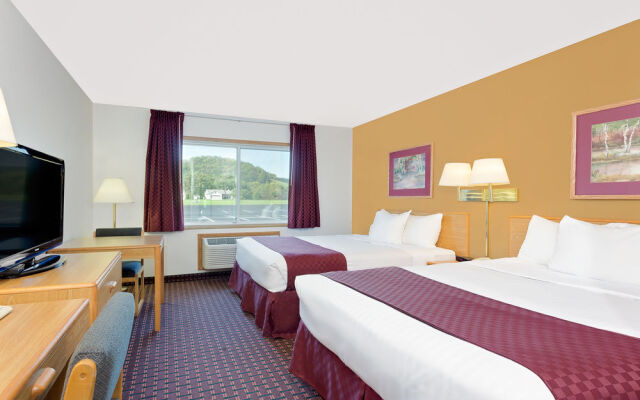 Ramada Richland Center