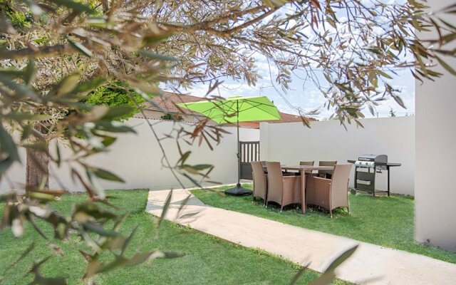 Relax piscine pétanque sauna jardin