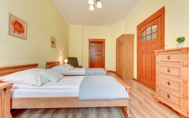 Royal Apartments - Center