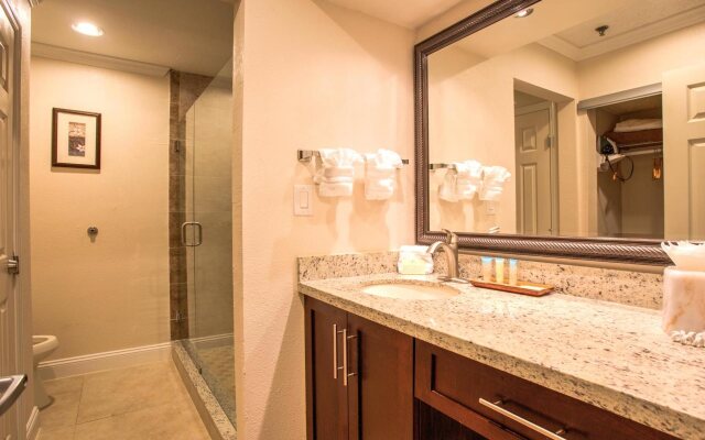 The Palms Hotel & Villas