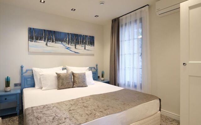 Wolf Suites