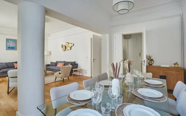 Superb Apartment Center of Paris/montmartre