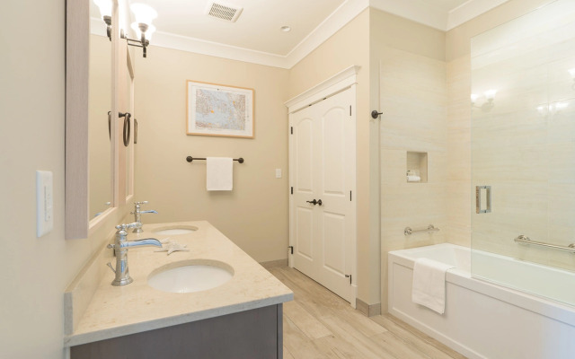 SookePoint Ocean Cottage Resort