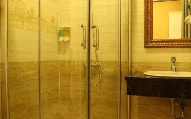 Phung Hoang Golden Hotel