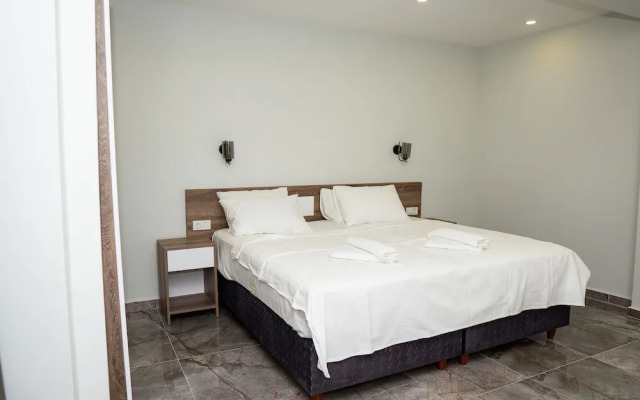 Private Pool Garden Villa- All Rooms w AC