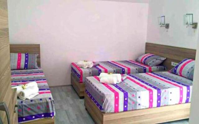 Atina Lux Hostel