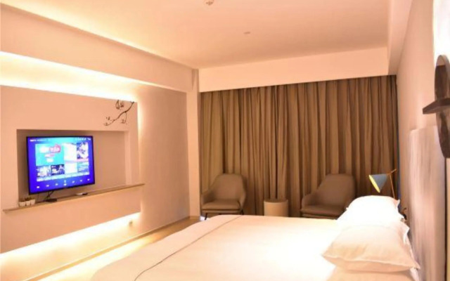 Super 8 Select Hotel