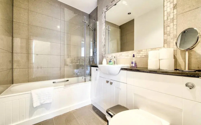 Heart of the New Town Luxury Apartment