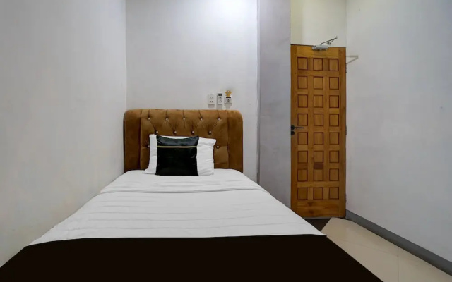 Townhouse Oak near Tugu Simpang Lima formerly GM Inn Hotel – Guest Rooms – Banda Aceh